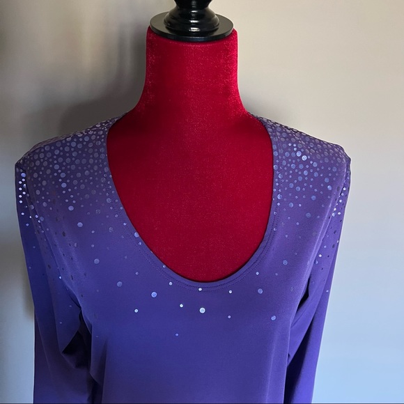 Susan Graver liquid knit scoop neck top with border sparkles - Picture 13 of 16